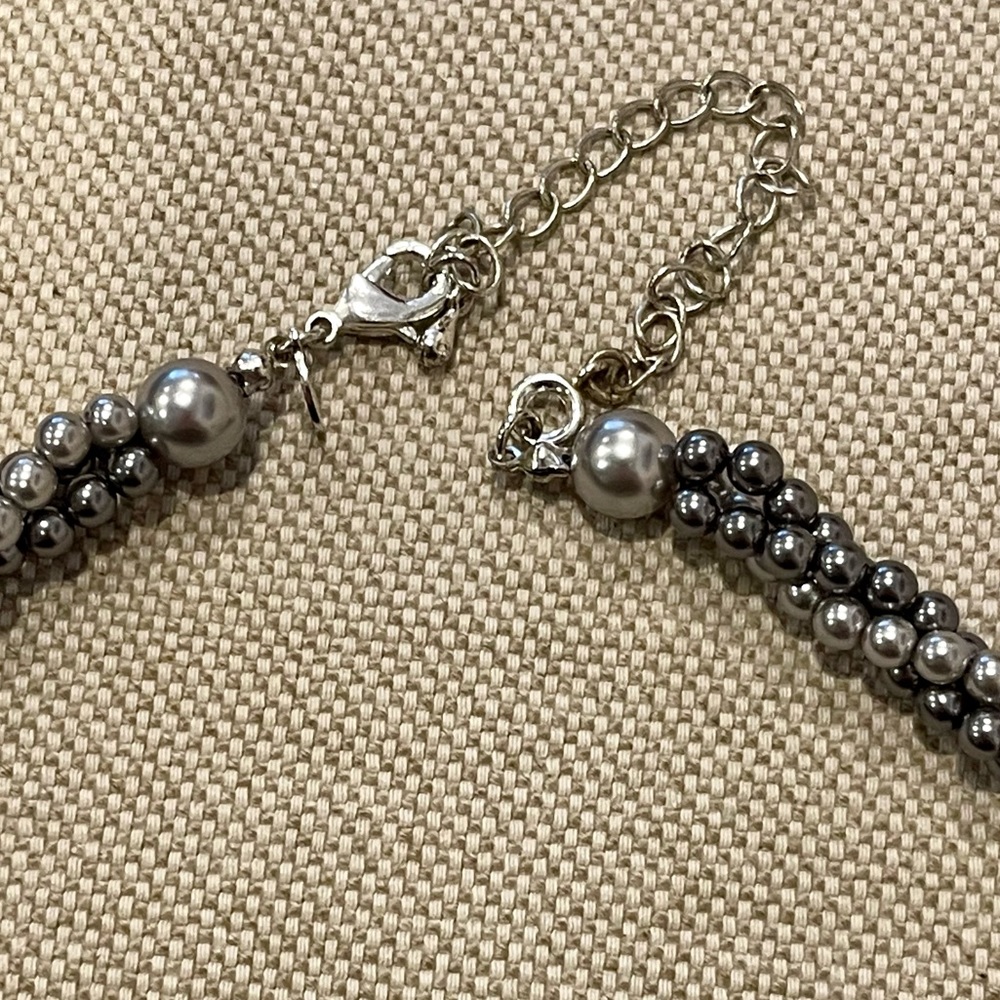 Elegent Vintage RMN Grey Faux Pearl Twist Necklace - Picture 4 of 5
